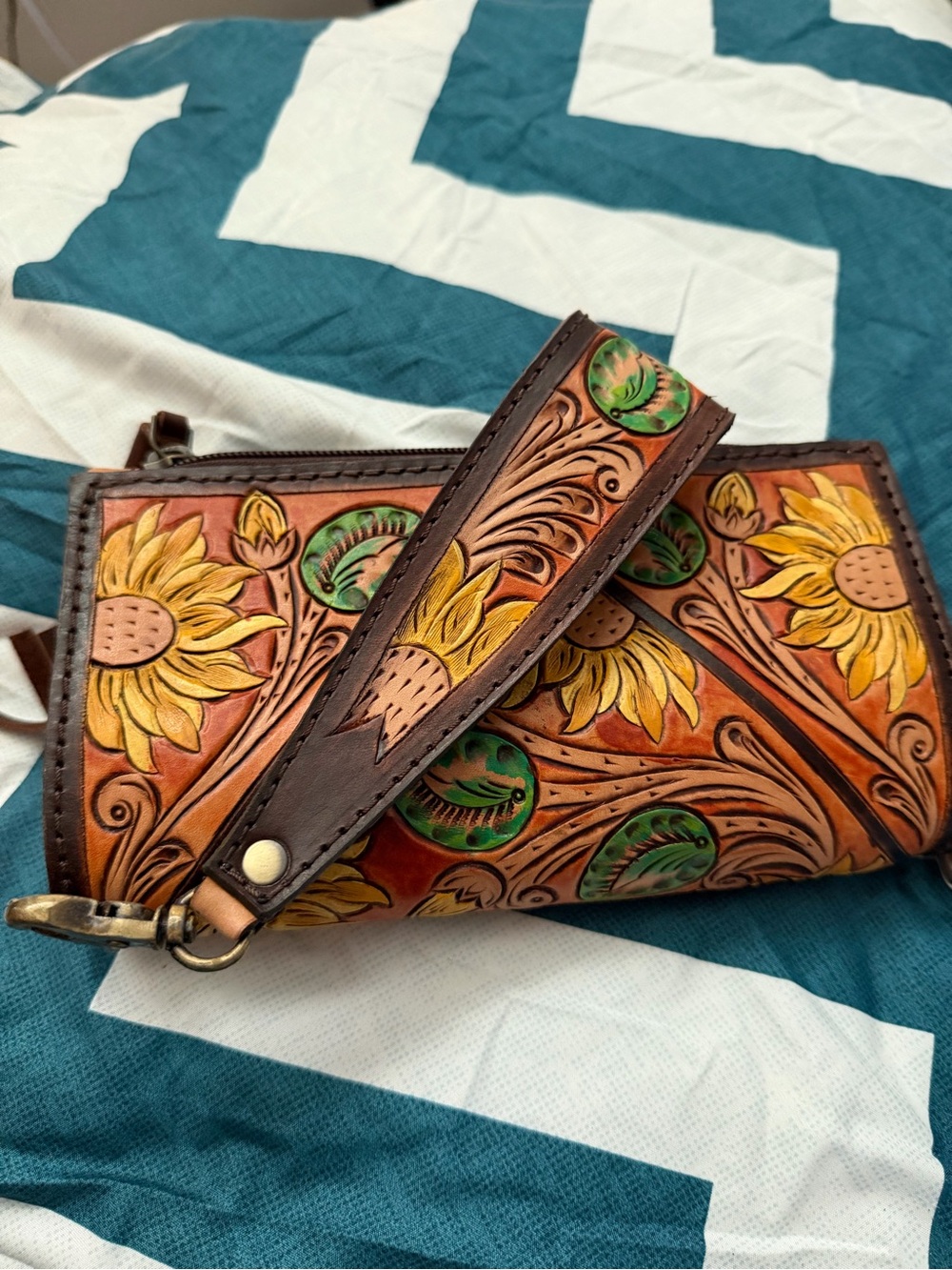 Accessory - Picture 3 of 4